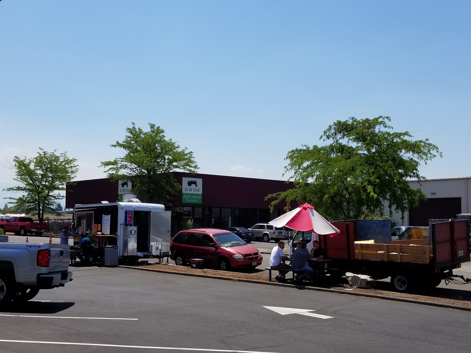 Los Compadres Mexican Food Truck - Tacos, Burritos & More